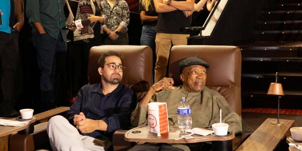 Milton Nascimento se emociona com filme sobre sua vida em pré-estreia